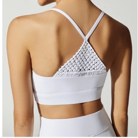 Carbon38 Tops - NWT CARBON 38 STR WHITE MACRAME SPORTS BRA TOP M